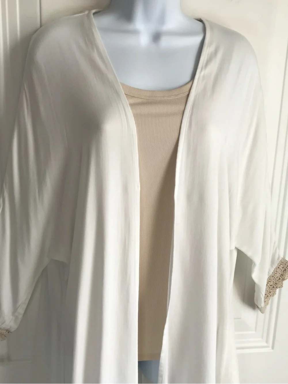 🔴 4/$15 Underella by Ella Moss Women’s S White Tan Kimono Robe with Crochet Trim